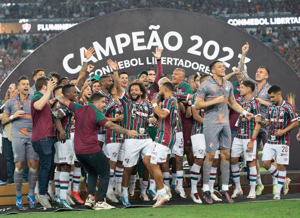 勒布朗詹姆斯称字母哥70年代可场均250分，遭遇广泛反驳.